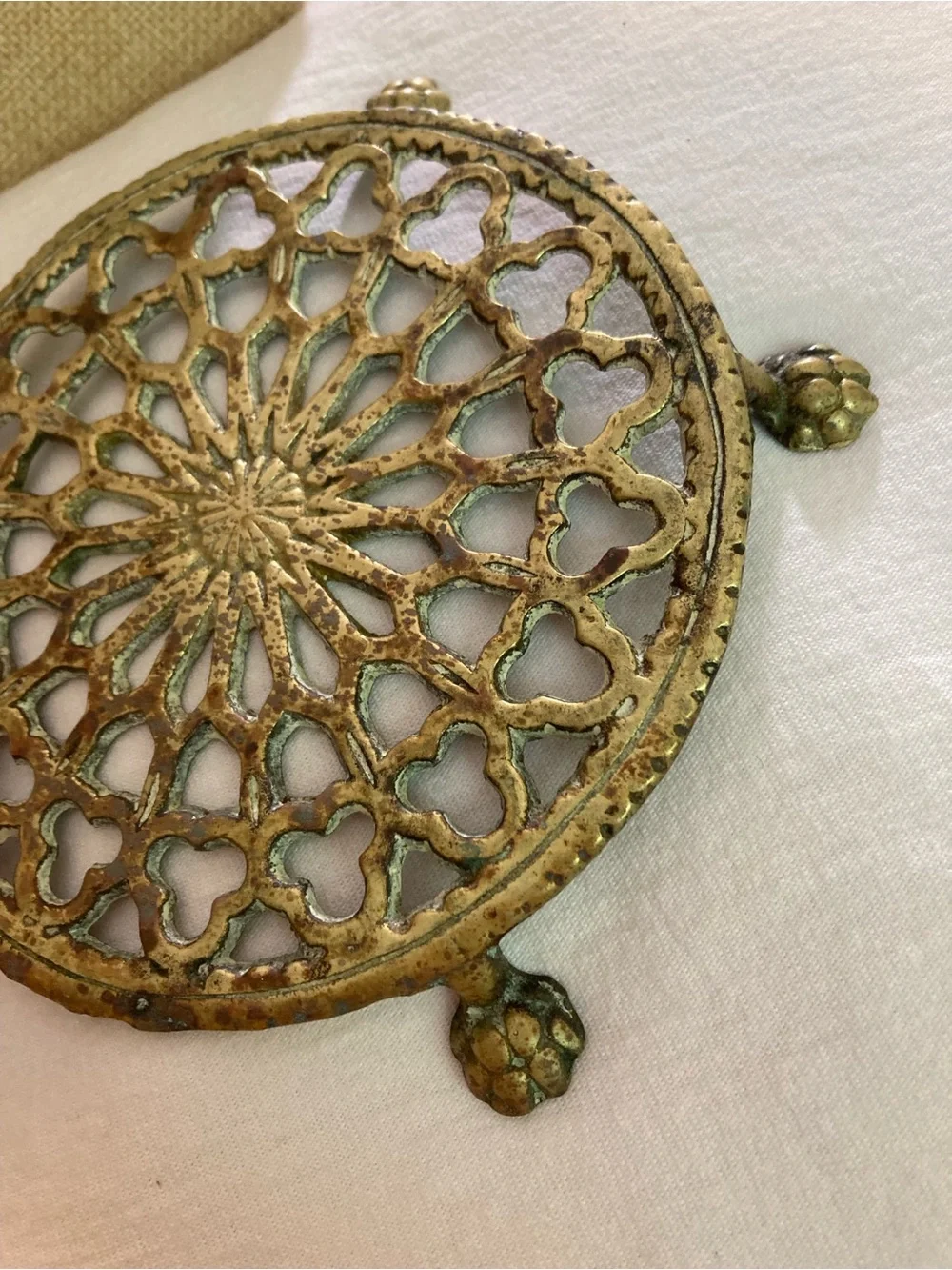 Glo-Mar Art Works Inc., N.Y. Set of 2 Antique Trivet Solid Brass Lion Paw Feet